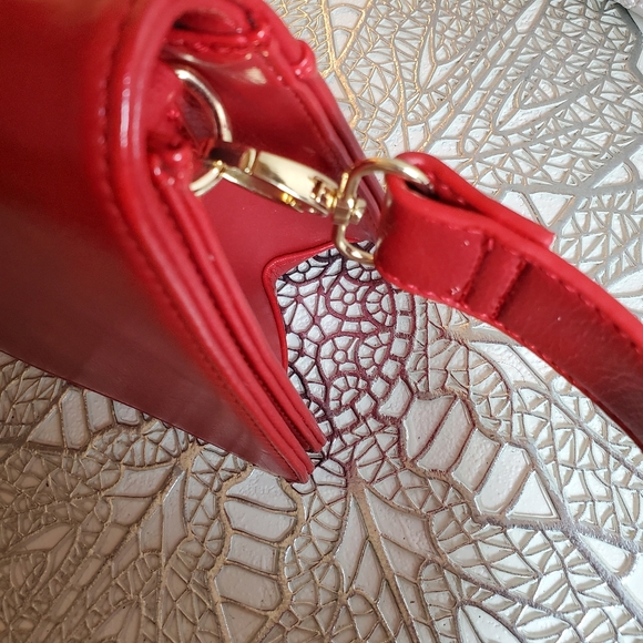 BP Red Fold Over Flap w/ Snap Closure Bag *NwT* - Picture 7 of 9